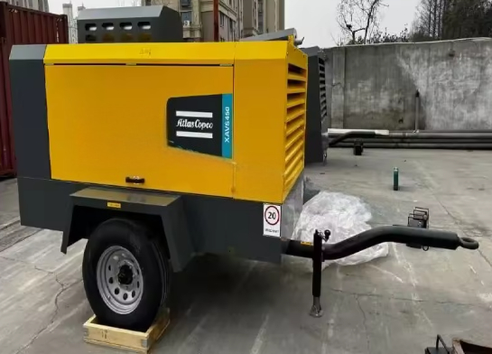 カミンズ 搭載 ポータブル コンプレッサー XAVS450 携帯性と性能の完璧な組み合わせ