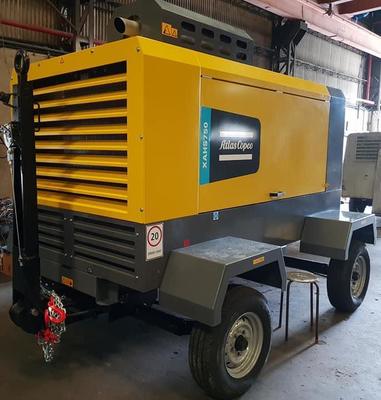 XAHS750 ポータブルコンプレッサー 12バー 21 M3/min カミンズエンジン